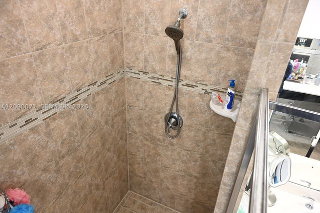7722 SW 52nd Pl, Davie, FL 33328
