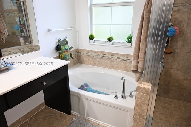 7722 SW 52nd Pl, Davie, FL 33328