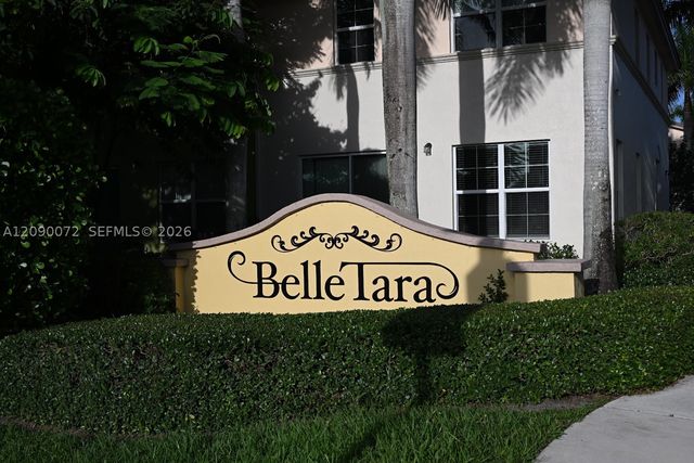 7722 SW 52nd Pl, Davie, FL 33328