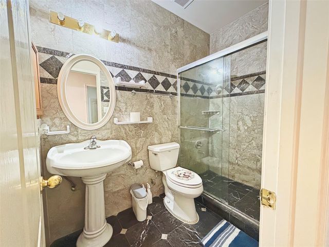 10111 San Ignacio, Houston, TX 77075