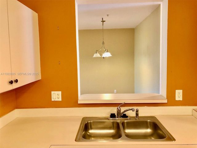 1165 Golden Lakes Blvd 1226, West Palm Beach, FL 33411