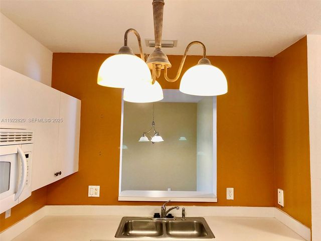 1165 Golden Lakes Blvd 1226, West Palm Beach, FL 33411