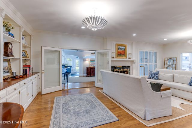 611 Queen Annes Road, Greenville, NC 27858