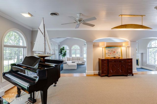 611 Queen Annes Road, Greenville, NC 27858