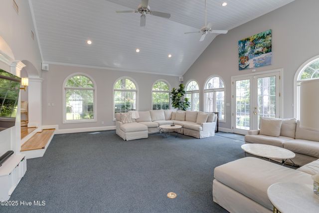 611 Queen Annes Road, Greenville, NC 27858