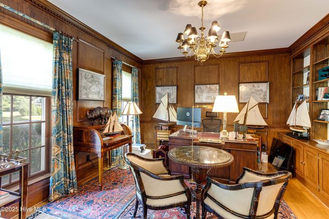 611 Queen Annes Road, Greenville, NC 27858
