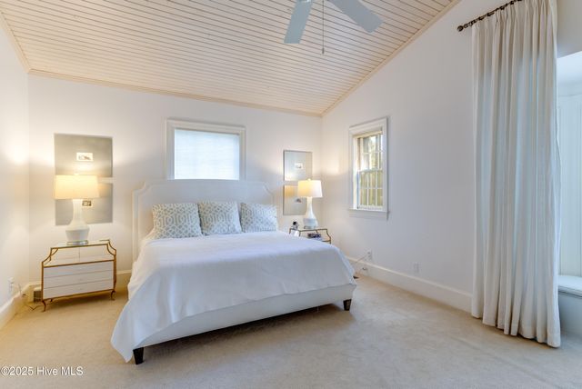 611 Queen Annes Road, Greenville, NC 27858