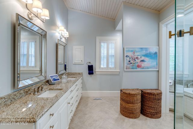 611 Queen Annes Road, Greenville, NC 27858