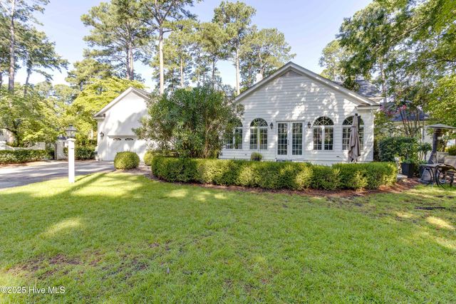 611 Queen Annes Road, Greenville, NC 27858
