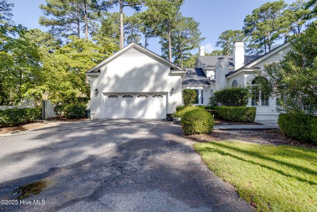 611 Queen Annes Road, Greenville, NC 27858