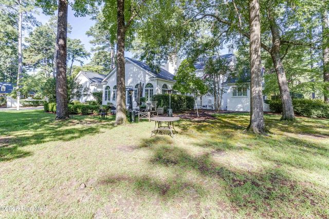 611 Queen Annes Road, Greenville, NC 27858