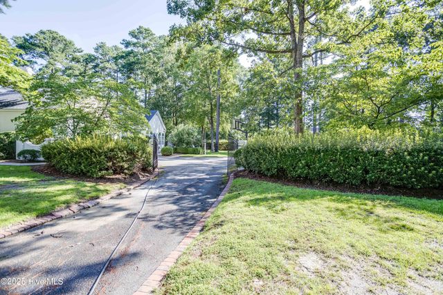 611 Queen Annes Road, Greenville, NC 27858
