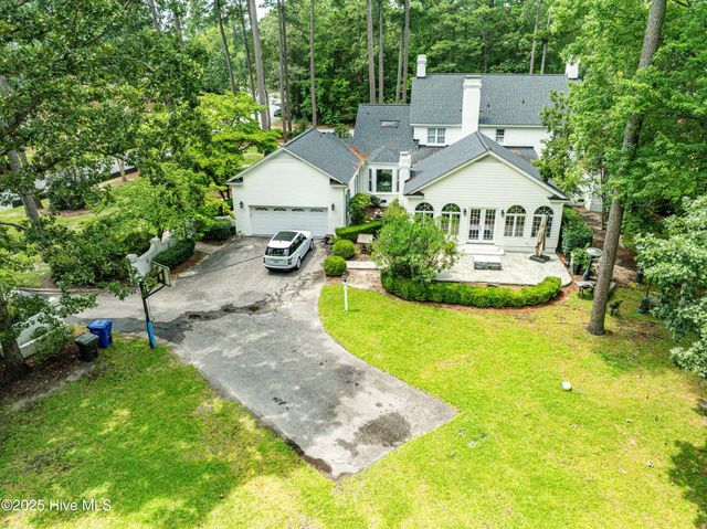 611 Queen Annes Road, Greenville, NC 27858