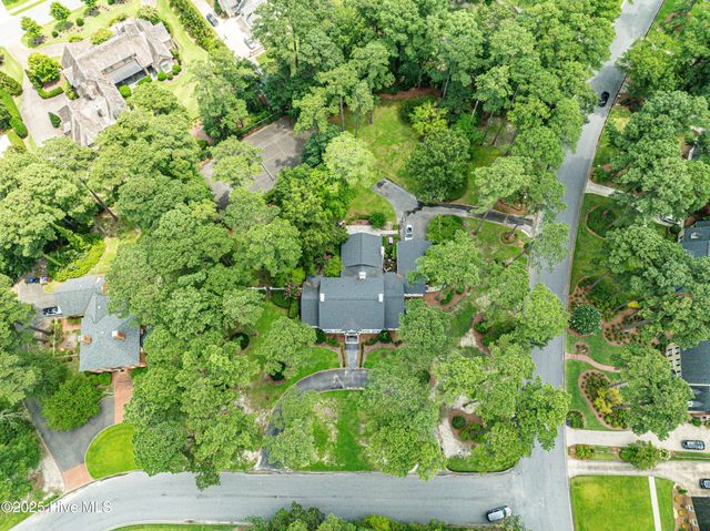 611 Queen Annes Road, Greenville, NC 27858