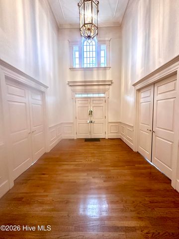 611 Queen Annes Road, Greenville, NC 27858