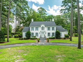 611 Queen Annes Road, Greenville, NC 27858