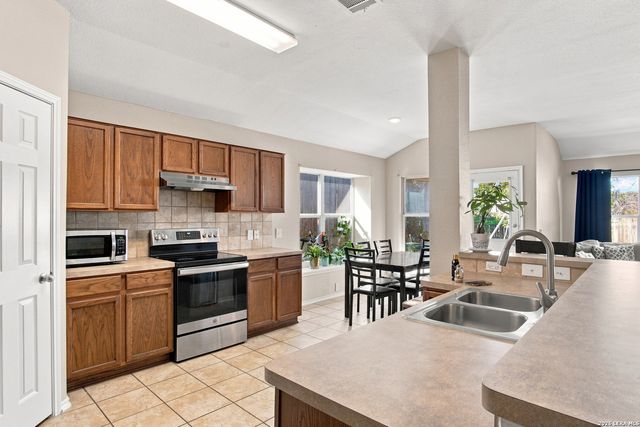 15815 Hastings Park, Selma, TX 78154