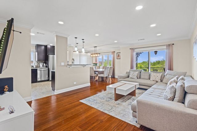 9331 Landings Lane 605, Des Plaines, IL 60016