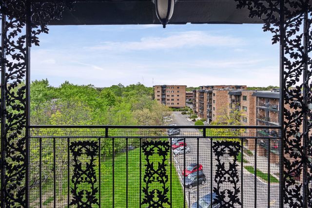 9331 Landings Lane 605, Des Plaines, IL 60016