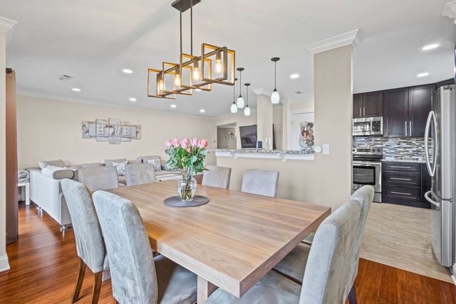 9331 Landings Lane 605, Des Plaines, IL 60016