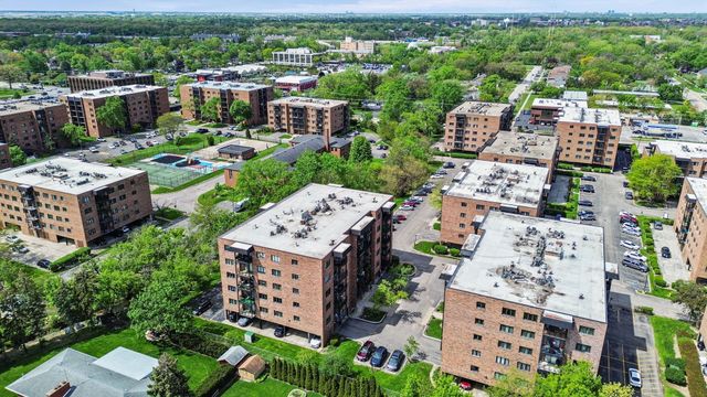 9331 Landings Lane 605, Des Plaines, IL 60016