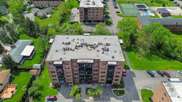 9331 Landings Lane 605, Des Plaines, IL 60016