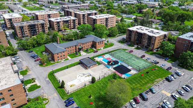9331 Landings Lane 605, Des Plaines, IL 60016