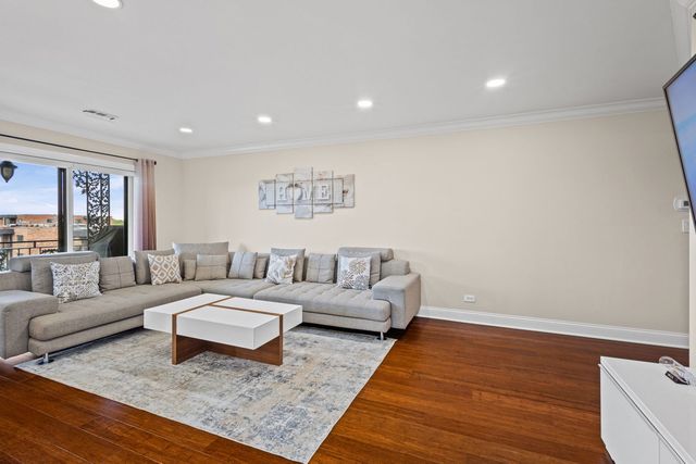 9331 Landings Lane 605, Des Plaines, IL 60016
