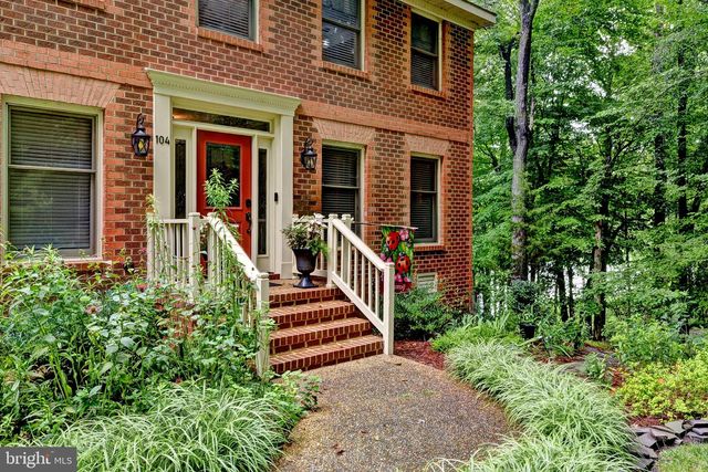 104 TUDOR, Williamsburg, VA 23185