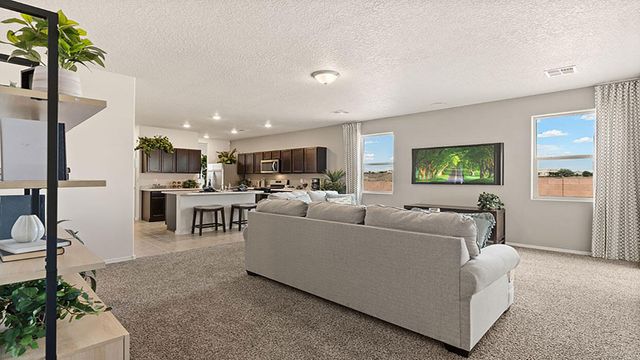 2 Seguro Court, Los Lunas, NM 87031