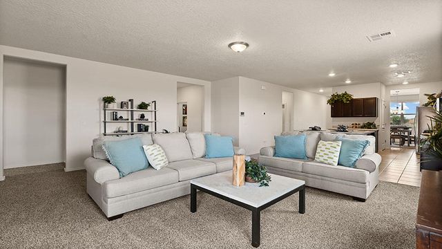 2 Seguro Court, Los Lunas, NM 87031