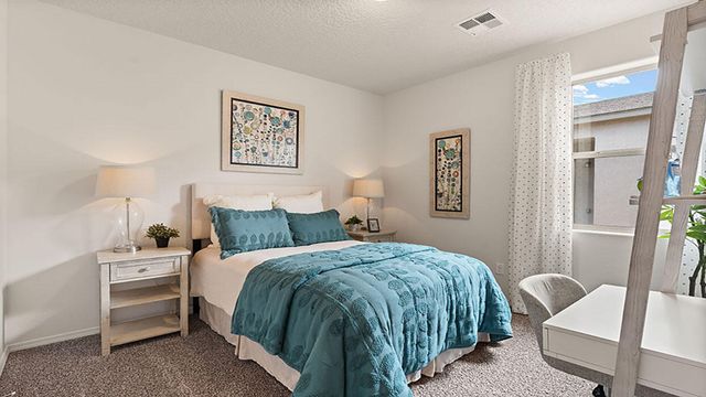 2 Seguro Court, Los Lunas, NM 87031