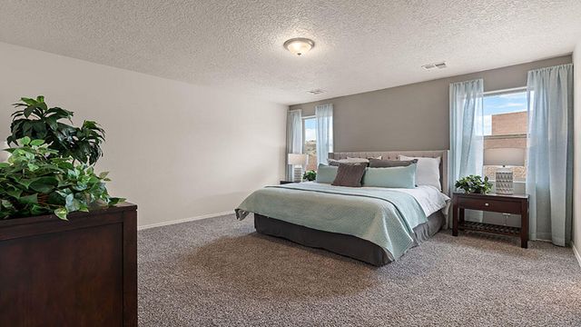2 Seguro Court, Los Lunas, NM 87031