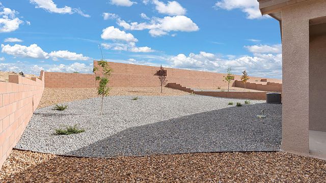 2 Seguro Court, Los Lunas, NM 87031