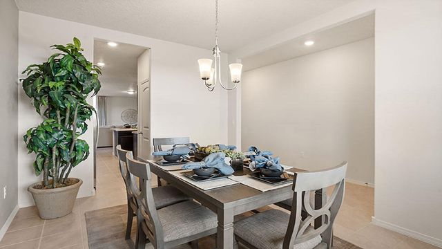 2 Seguro Court, Los Lunas, NM 87031