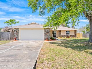 598 Consolata Avenue NW, Palm Bay, FL 32907