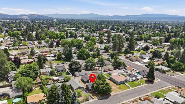 4722 N Walnut St, Spokane, WA 99205