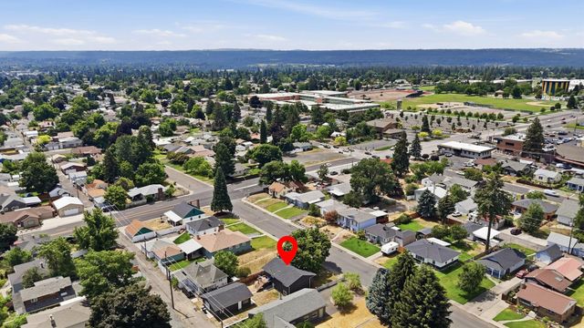 4722 N Walnut St, Spokane, WA 99205