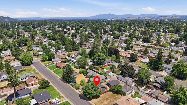 4722 N Walnut St, Spokane, WA 99205
