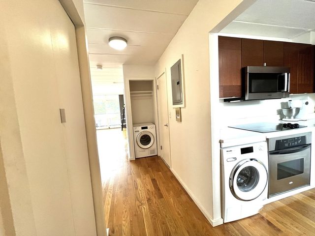 345 Harvard St 4E, Cambridge, MA 02138