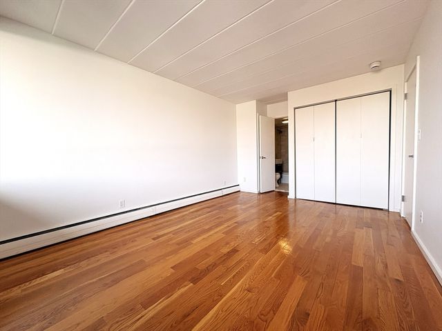 345 Harvard St 4E, Cambridge, MA 02138