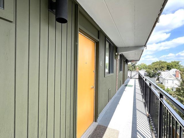 345 Harvard St 4E, Cambridge, MA 02138