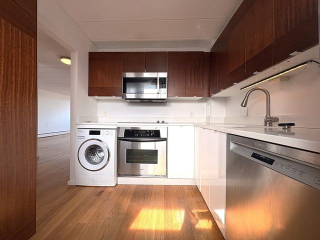 345 Harvard St 4E, Cambridge, MA 02138