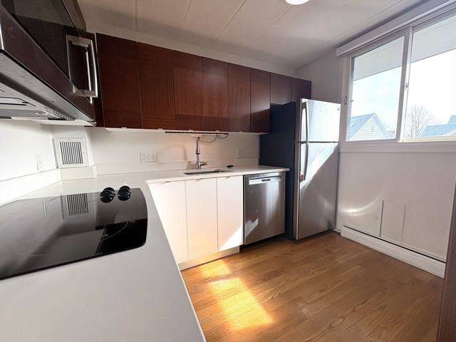 345 Harvard St 4E, Cambridge, MA 02138