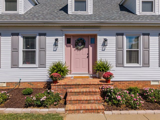 22 Jeans Rd, Fayetteville, TN 37334