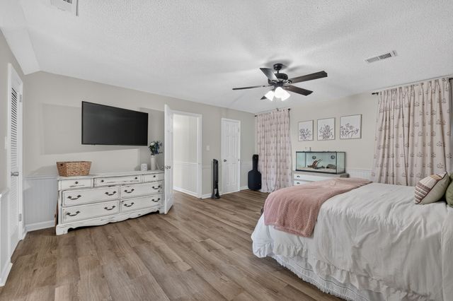 22 Jeans Rd, Fayetteville, TN 37334