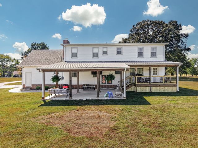 22 Jeans Rd, Fayetteville, TN 37334