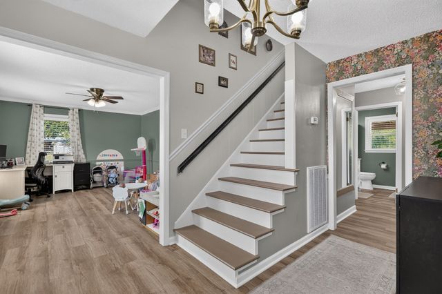 22 Jeans Rd, Fayetteville, TN 37334