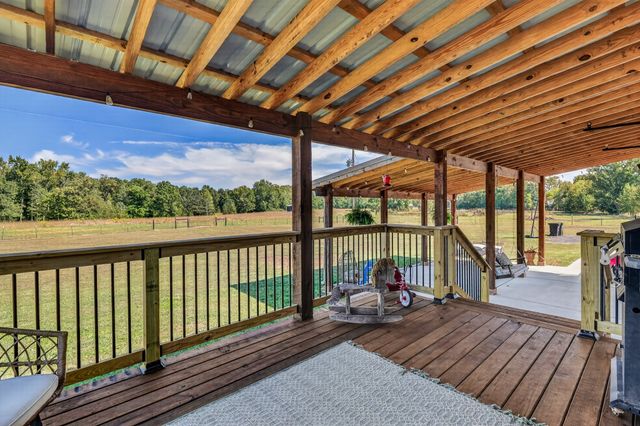 22 Jeans Rd, Fayetteville, TN 37334