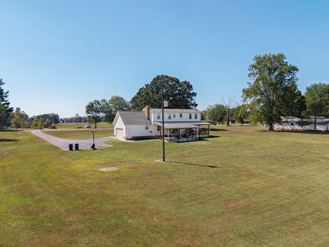 22 Jeans Rd, Fayetteville, TN 37334